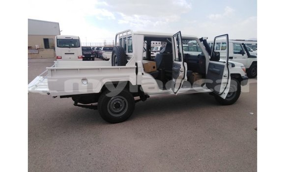 Buy Import Toyota Land Cruiser White Car in Import - Dubai in Attapeu Province Buy Import Toyota Land Cruiser White Car in Import - Dubai in Attapeu Province