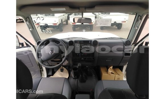 Buy Import Toyota Land Cruiser White Car in Import - Dubai in Attapeu Province Buy Import Toyota Land Cruiser White Car in Import - Dubai in Attapeu Province