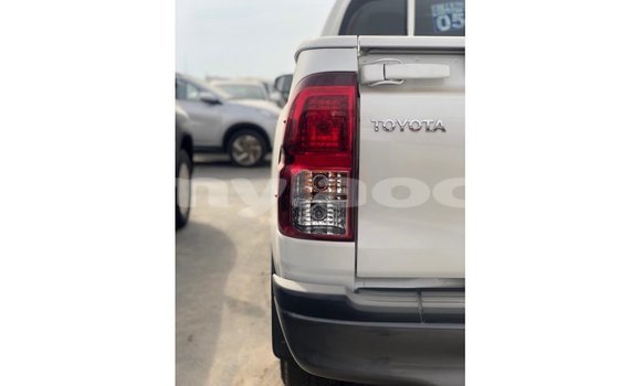 Buy Import Toyota Hilux White Car in Import - Dubai in Attapeu Province Buy Import Toyota Hilux White Car in Import - Dubai in Attapeu Province