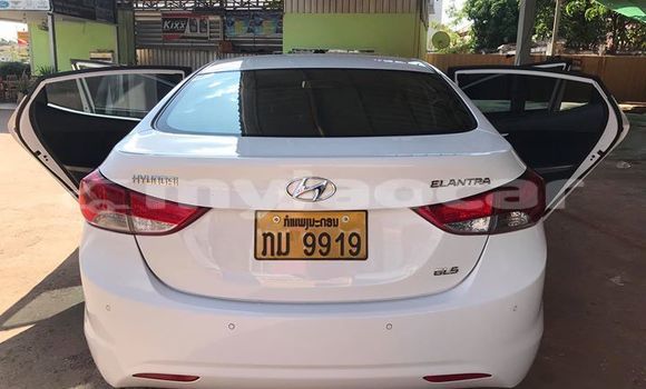 Buy Used Hyundai Elantra White Car in Vientiane in Vientiane Province Buy Used Hyundai Elantra White Car in Vientiane in Vientiane Province