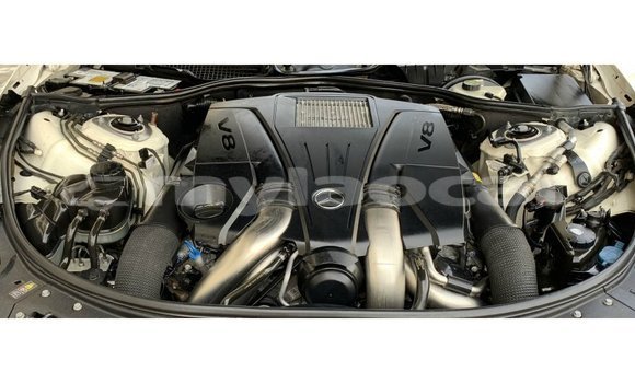 Buy Import Mercedes-Benz 190 (W201) White Car in Import - Dubai in Attapeu Province Buy Import Mercedes-Benz 190 (W201) White Car in Import - Dubai in Attapeu Province