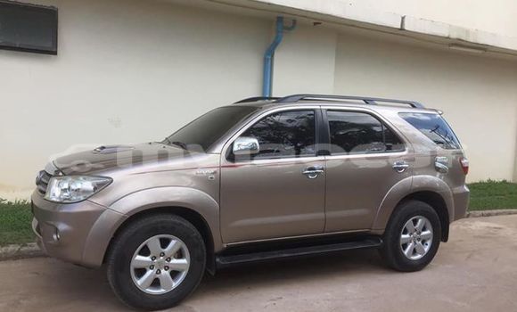 Buy Used Toyota Fortuner Brown Car in Vientiane in Vientiane Province Buy Used Toyota Fortuner Brown Car in Vientiane in Vientiane Province