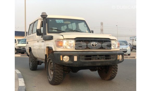 Buy Import Toyota Land Cruiser White Car in Import - Dubai in Attapeu Province Buy Import Toyota Land Cruiser White Car in Import - Dubai in Attapeu Province
