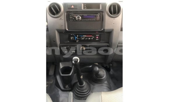 Buy Import Toyota Land Cruiser White Car in Import - Dubai in Attapeu Province Buy Import Toyota Land Cruiser White Car in Import - Dubai in Attapeu Province