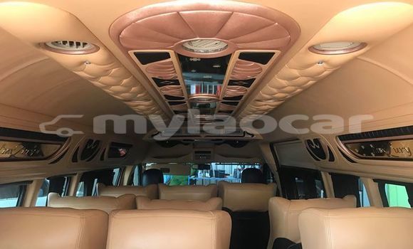 Buy Used Toyota Hiace Silver Car in Vientiane in Vientiane Province Buy Used Toyota Hiace Silver Car in Vientiane in Vientiane Province