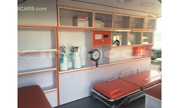 Buy Import Toyota Hiace White Car in Import - Dubai in Attapeu Province Buy Import Toyota Hiace White Car in Import - Dubai in Attapeu Province