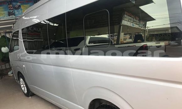Buy Used Toyota Hiace Silver Car in Vientiane in Vientiane Province Buy Used Toyota Hiace Silver Car in Vientiane in Vientiane Province