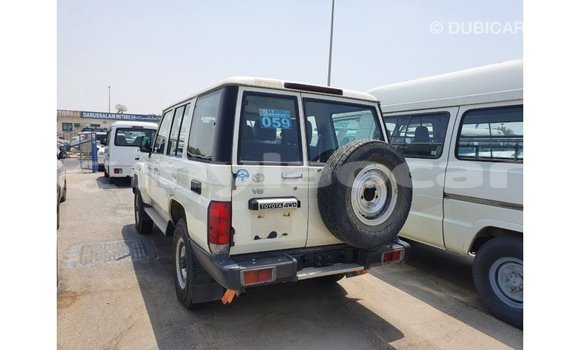 Buy Import Toyota Land Cruiser White Car in Import - Dubai in Attapeu Province Buy Import Toyota Land Cruiser White Car in Import - Dubai in Attapeu Province
