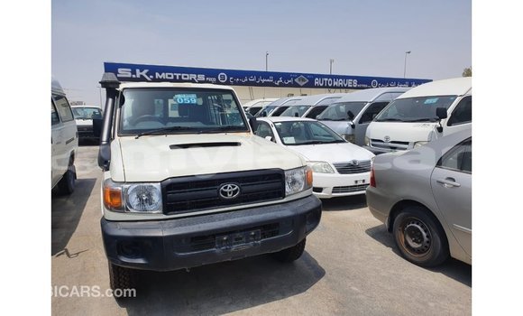 Buy Import Toyota Land Cruiser White Car in Import - Dubai in Attapeu Province Buy Import Toyota Land Cruiser White Car in Import - Dubai in Attapeu Province