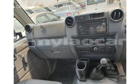Buy Import Toyota Land Cruiser White Car in Import - Dubai in Attapeu Province Buy Import Toyota Land Cruiser White Car in Import - Dubai in Attapeu Province