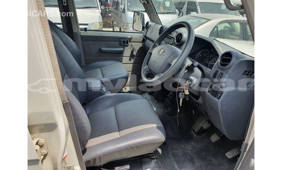 Buy Import Toyota Land Cruiser White Car in Import - Dubai in Attapeu Province Buy Import Toyota Land Cruiser White Car in Import - Dubai in Attapeu Province