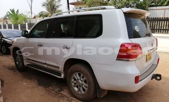 Acheter Occasion Voiture Toyota Land Cruiser Blanc à Vientiane, Vientiane Province Acheter Occasion Voiture Toyota Land Cruiser Blanc à Vientiane, Vientiane Province