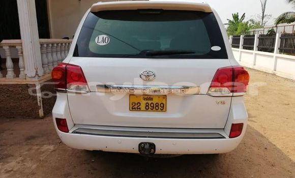 Acheter Occasion Voiture Toyota Land Cruiser Blanc à Vientiane, Vientiane Province Acheter Occasion Voiture Toyota Land Cruiser Blanc à Vientiane, Vientiane Province