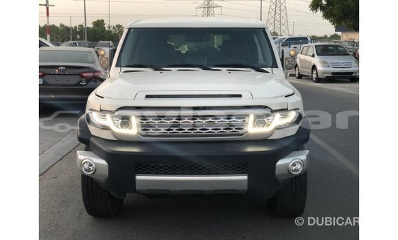 Buy Import Toyota FJ Cruiser White Car in Import - Dubai in Attapeu Province Buy Import Toyota FJ Cruiser White Car in Import - Dubai in Attapeu Province