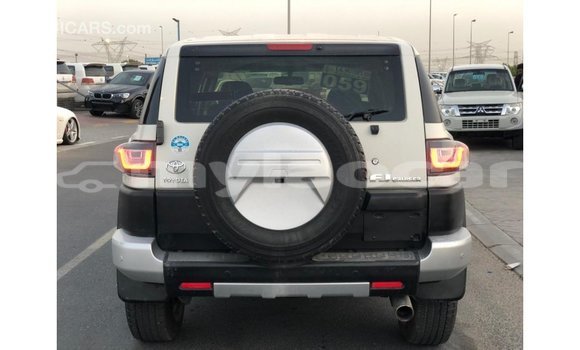 Buy Import Toyota FJ Cruiser White Car in Import - Dubai in Attapeu Province Buy Import Toyota FJ Cruiser White Car in Import - Dubai in Attapeu Province