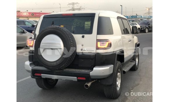 Buy Import Toyota FJ Cruiser White Car in Import - Dubai in Attapeu Province Buy Import Toyota FJ Cruiser White Car in Import - Dubai in Attapeu Province