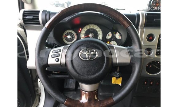 Buy Import Toyota FJ Cruiser White Car in Import - Dubai in Attapeu Province Buy Import Toyota FJ Cruiser White Car in Import - Dubai in Attapeu Province