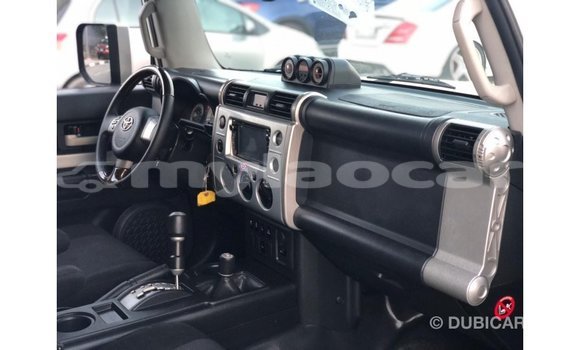 Buy Import Toyota FJ Cruiser White Car in Import - Dubai in Attapeu Province Buy Import Toyota FJ Cruiser White Car in Import - Dubai in Attapeu Province