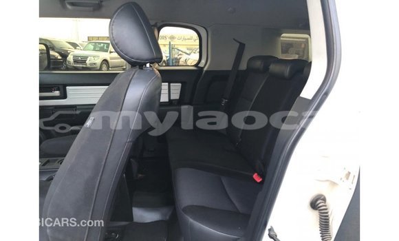Buy Import Toyota FJ Cruiser White Car in Import - Dubai in Attapeu Province Buy Import Toyota FJ Cruiser White Car in Import - Dubai in Attapeu Province