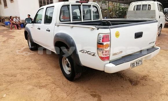 Acheter Occasion Voiture Toyota Hilux Blanc à Vientiane, Vientiane Province Acheter Occasion Voiture Toyota Hilux Blanc à Vientiane, Vientiane Province