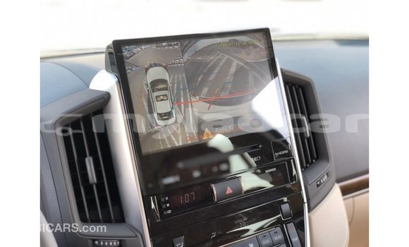 Buy Import Toyota Land Cruiser White Car in Import - Dubai in Attapeu Province Buy Import Toyota Land Cruiser White Car in Import - Dubai in Attapeu Province
