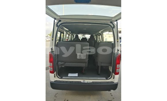 Buy Import Toyota Hiace White Car in Import - Dubai in Attapeu Province Buy Import Toyota Hiace White Car in Import - Dubai in Attapeu Province