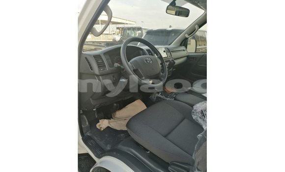 Buy Import Toyota Hiace White Car in Import - Dubai in Attapeu Province Buy Import Toyota Hiace White Car in Import - Dubai in Attapeu Province