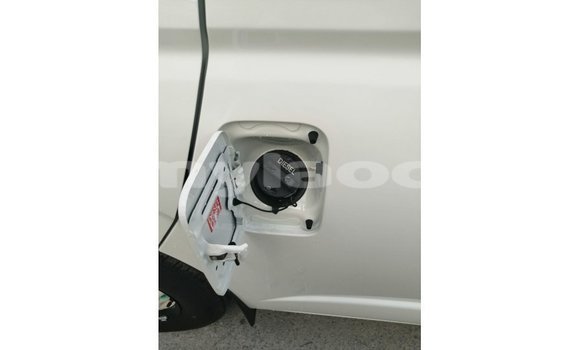 Buy Import Toyota Hiace White Car in Import - Dubai in Attapeu Province Buy Import Toyota Hiace White Car in Import - Dubai in Attapeu Province