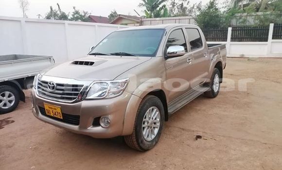 Acheter Occasion Voiture Toyota Hilux Beige à Vientiane, Vientiane Province Acheter Occasion Voiture Toyota Hilux Beige à Vientiane, Vientiane Province