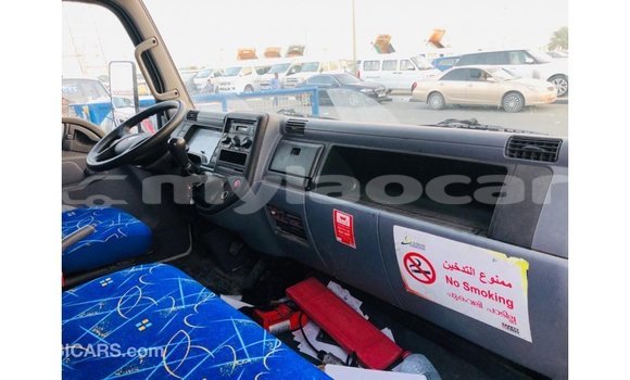 Buy Import Mitsubishi Carisma White Car in Import - Dubai in Attapeu Province Buy Import Mitsubishi Carisma White Car in Import - Dubai in Attapeu Province