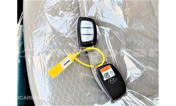 Buy Import Hyundai Elantra White Car in Import - Dubai in Attapeu Province Buy Import Hyundai Elantra White Car in Import - Dubai in Attapeu Province