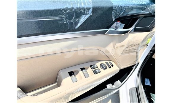 Buy Import Hyundai Elantra White Car in Import - Dubai in Attapeu Province Buy Import Hyundai Elantra White Car in Import - Dubai in Attapeu Province