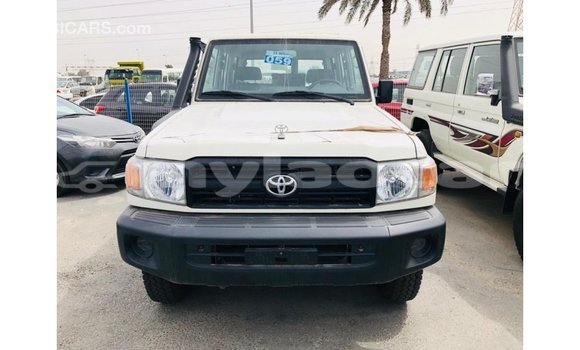 Buy Import Toyota Land Cruiser White Car in Import - Dubai in Attapeu Province Buy Import Toyota Land Cruiser White Car in Import - Dubai in Attapeu Province