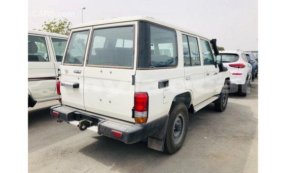 Buy Import Toyota Land Cruiser White Car in Import - Dubai in Attapeu Province Buy Import Toyota Land Cruiser White Car in Import - Dubai in Attapeu Province