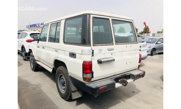 Buy Import Toyota Land Cruiser White Car in Import - Dubai in Attapeu Province Buy Import Toyota Land Cruiser White Car in Import - Dubai in Attapeu Province