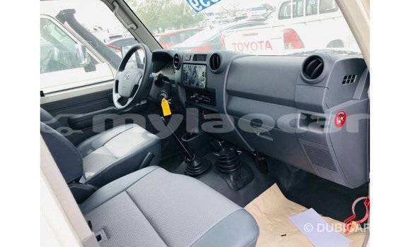 Buy Import Toyota Land Cruiser White Car in Import - Dubai in Attapeu Province Buy Import Toyota Land Cruiser White Car in Import - Dubai in Attapeu Province