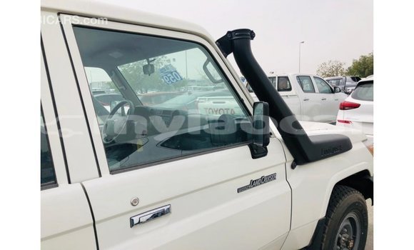 Buy Import Toyota Land Cruiser White Car in Import - Dubai in Attapeu Province Buy Import Toyota Land Cruiser White Car in Import - Dubai in Attapeu Province