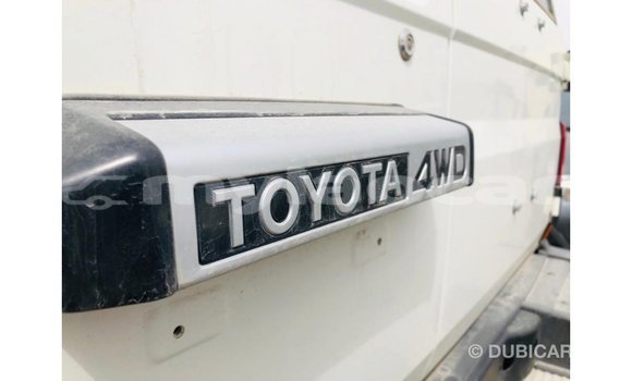 Buy Import Toyota Land Cruiser White Car in Import - Dubai in Attapeu Province Buy Import Toyota Land Cruiser White Car in Import - Dubai in Attapeu Province