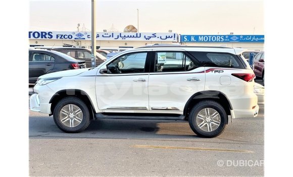 Acheter Import Voiture Toyota Fortuner Blanc à Import - Dubai, Attapeu Province Acheter Import Voiture Toyota Fortuner Blanc à Import - Dubai, Attapeu Province