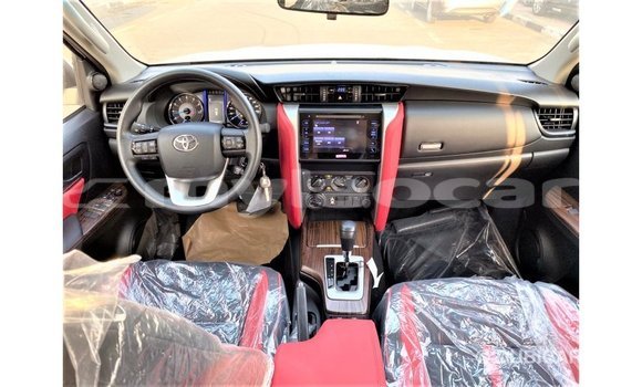 Acheter Import Voiture Toyota Fortuner Blanc à Import - Dubai, Attapeu Province Acheter Import Voiture Toyota Fortuner Blanc à Import - Dubai, Attapeu Province