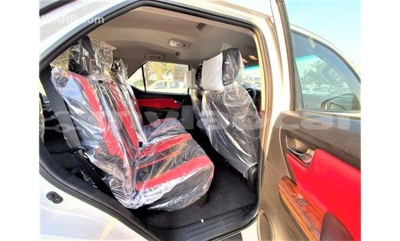 Acheter Import Voiture Toyota Fortuner Blanc à Import - Dubai, Attapeu Province Acheter Import Voiture Toyota Fortuner Blanc à Import - Dubai, Attapeu Province