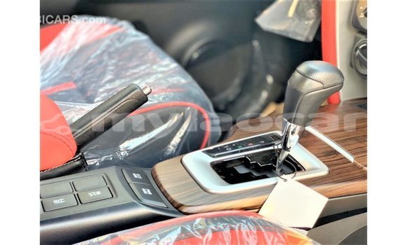 Acheter Import Voiture Toyota Fortuner Blanc à Import - Dubai, Attapeu Province Acheter Import Voiture Toyota Fortuner Blanc à Import - Dubai, Attapeu Province