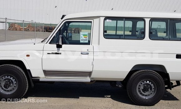 Buy Import Toyota Land Cruiser White Car in Import - Dubai in Attapeu Province Buy Import Toyota Land Cruiser White Car in Import - Dubai in Attapeu Province