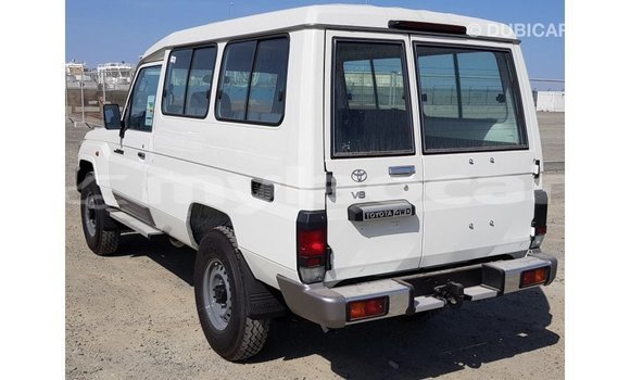 Buy Import Toyota Land Cruiser White Car in Import - Dubai in Attapeu Province Buy Import Toyota Land Cruiser White Car in Import - Dubai in Attapeu Province