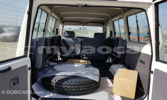 Buy Import Toyota Land Cruiser White Car in Import - Dubai in Attapeu Province Buy Import Toyota Land Cruiser White Car in Import - Dubai in Attapeu Province