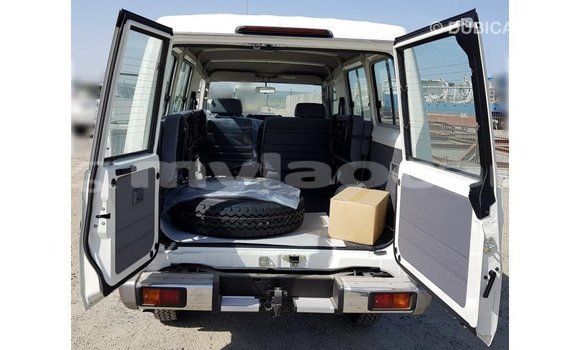 Buy Import Toyota Land Cruiser White Car in Import - Dubai in Attapeu Province Buy Import Toyota Land Cruiser White Car in Import - Dubai in Attapeu Province