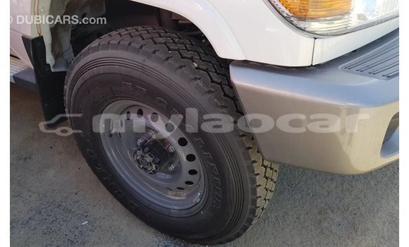 Buy Import Toyota Land Cruiser White Car in Import - Dubai in Attapeu Province Buy Import Toyota Land Cruiser White Car in Import - Dubai in Attapeu Province
