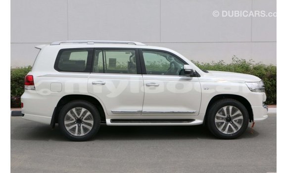 Buy Import Toyota Land Cruiser White Car in Import - Dubai in Attapeu Province Buy Import Toyota Land Cruiser White Car in Import - Dubai in Attapeu Province