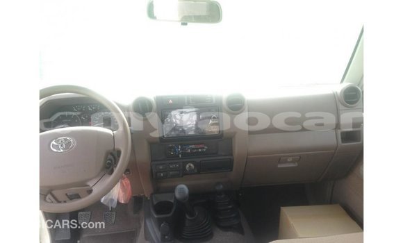 Buy Import Toyota Land Cruiser White Car in Import - Dubai in Attapeu Province Buy Import Toyota Land Cruiser White Car in Import - Dubai in Attapeu Province
