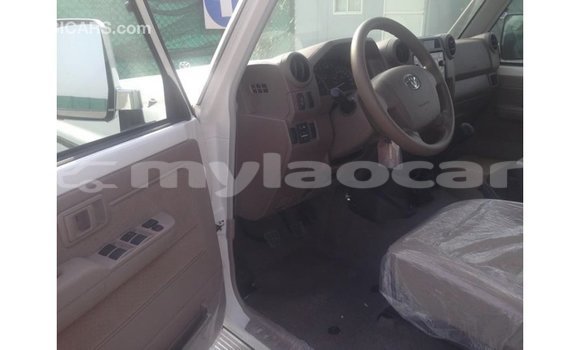 Buy Import Toyota Land Cruiser White Car in Import - Dubai in Attapeu Province Buy Import Toyota Land Cruiser White Car in Import - Dubai in Attapeu Province